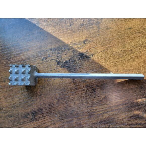 Vintage Aluminum 8" Meat Tenderizer -Fine/Coarse Pounder - Taiwan - Picture 4 of 6